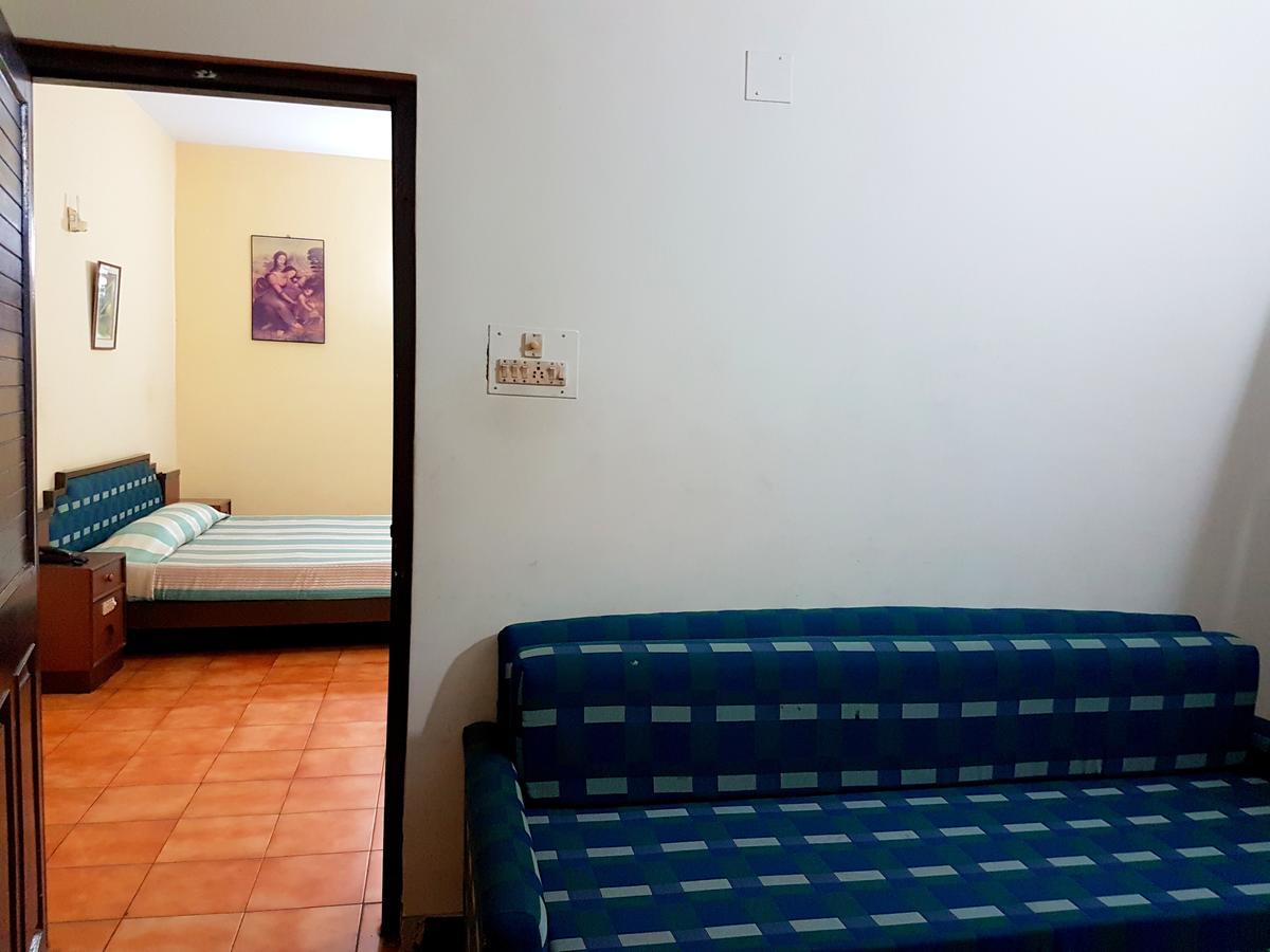 Hotel Samudra Puri Exterior photo
