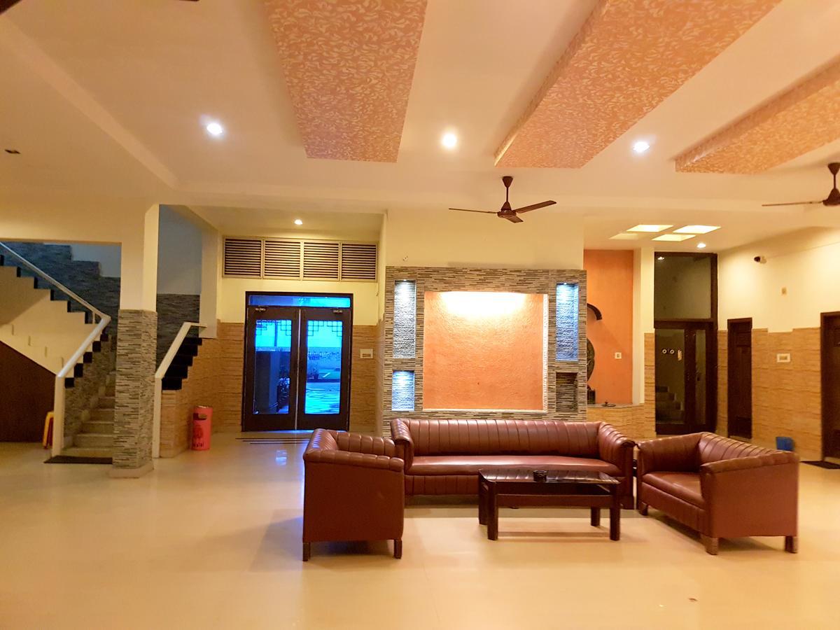 Hotel Samudra Puri Exterior photo
